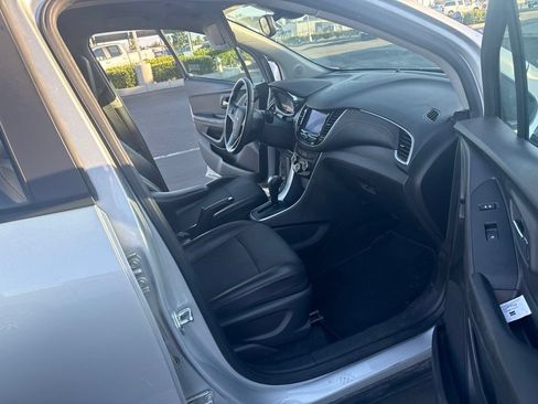 Used 2021 Chevrolet Trax LT w/ Sport Edition FWD image 36