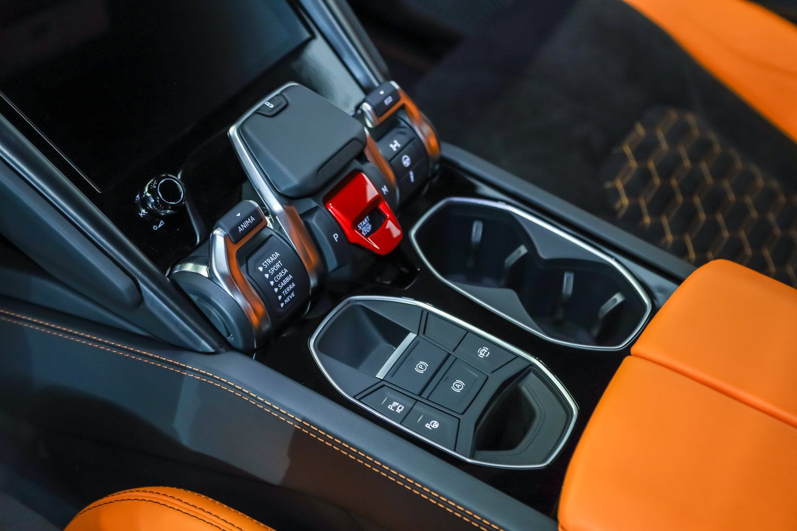 Used 2022 Lamborghini Urus AWD/4WD image 37