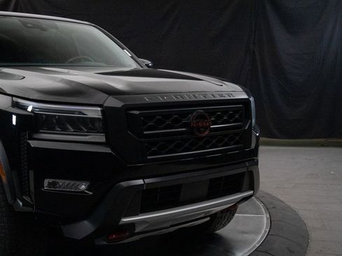 Used 2023 Nissan Frontier PRO-4X image 3