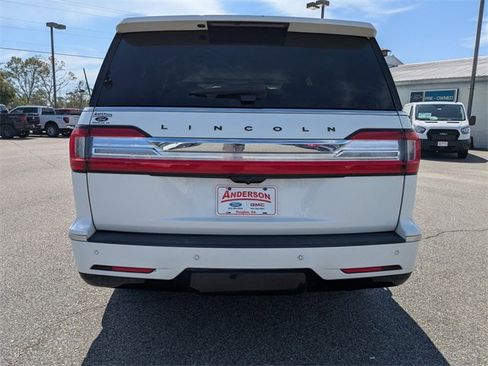 Used 2020 Lincoln Navigator L Black Label w/ Cargo Convenience Package image 5