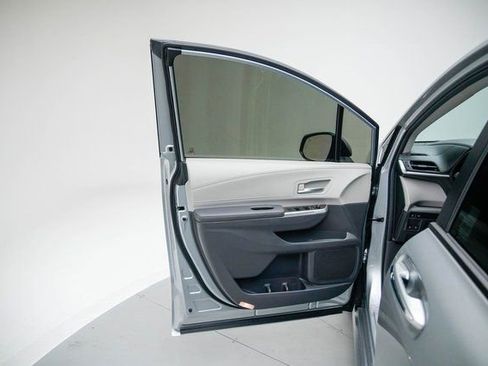 Used 2023 Toyota Sienna XLE image 14