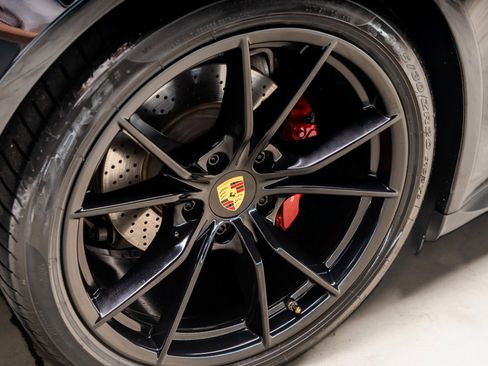 Used 2018 Porsche 911 Carrera 4S image 28