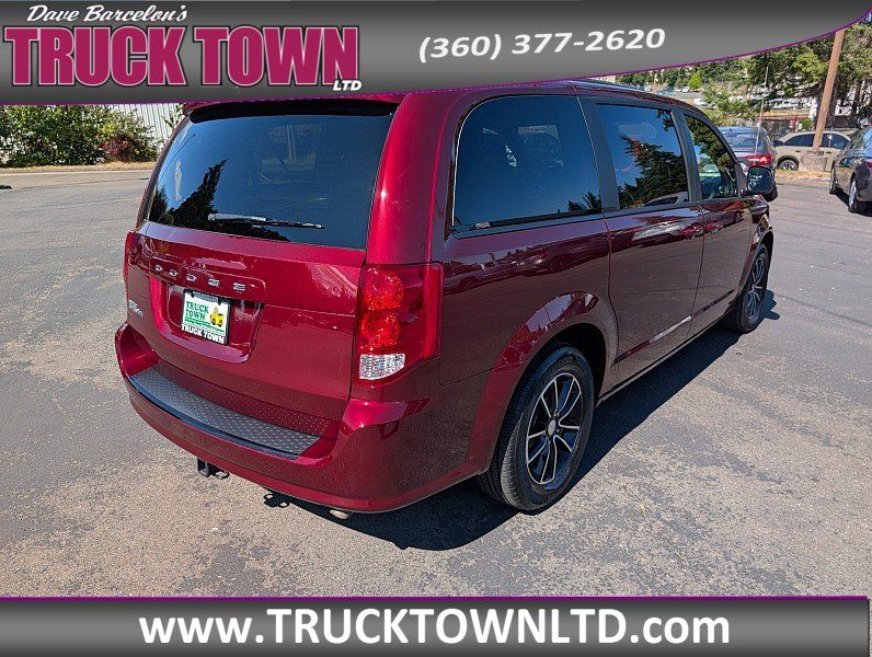 Used 2018 Dodge Grand Caravan SE FWD image 12