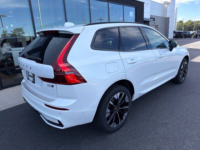 New 2027 Volvo XC60 B5 Plus AWD/4WD image 3