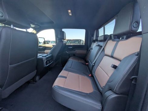 Used 2022 Chevrolet Silverado 3500 High Country image 12