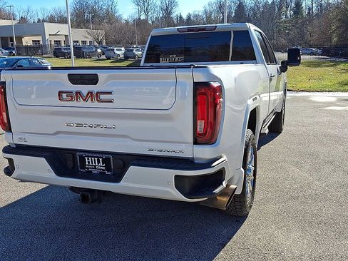 Certified 2022 GMC Sierra 3500 Denali image 8