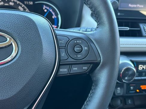 Used 2022 Toyota RAV4 Limited image 21