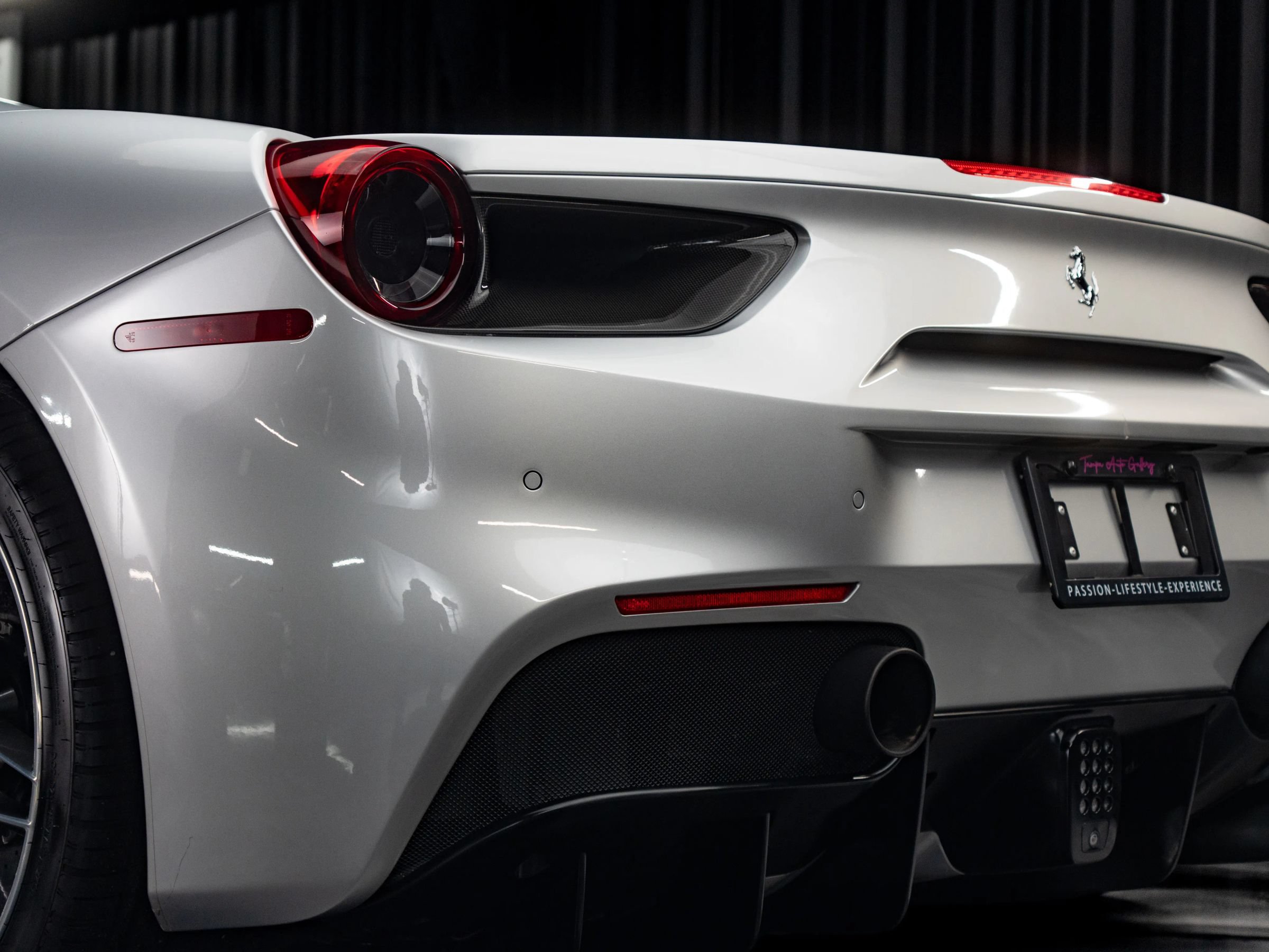 Used 2017 Ferrari 488 Spider RWD image 17