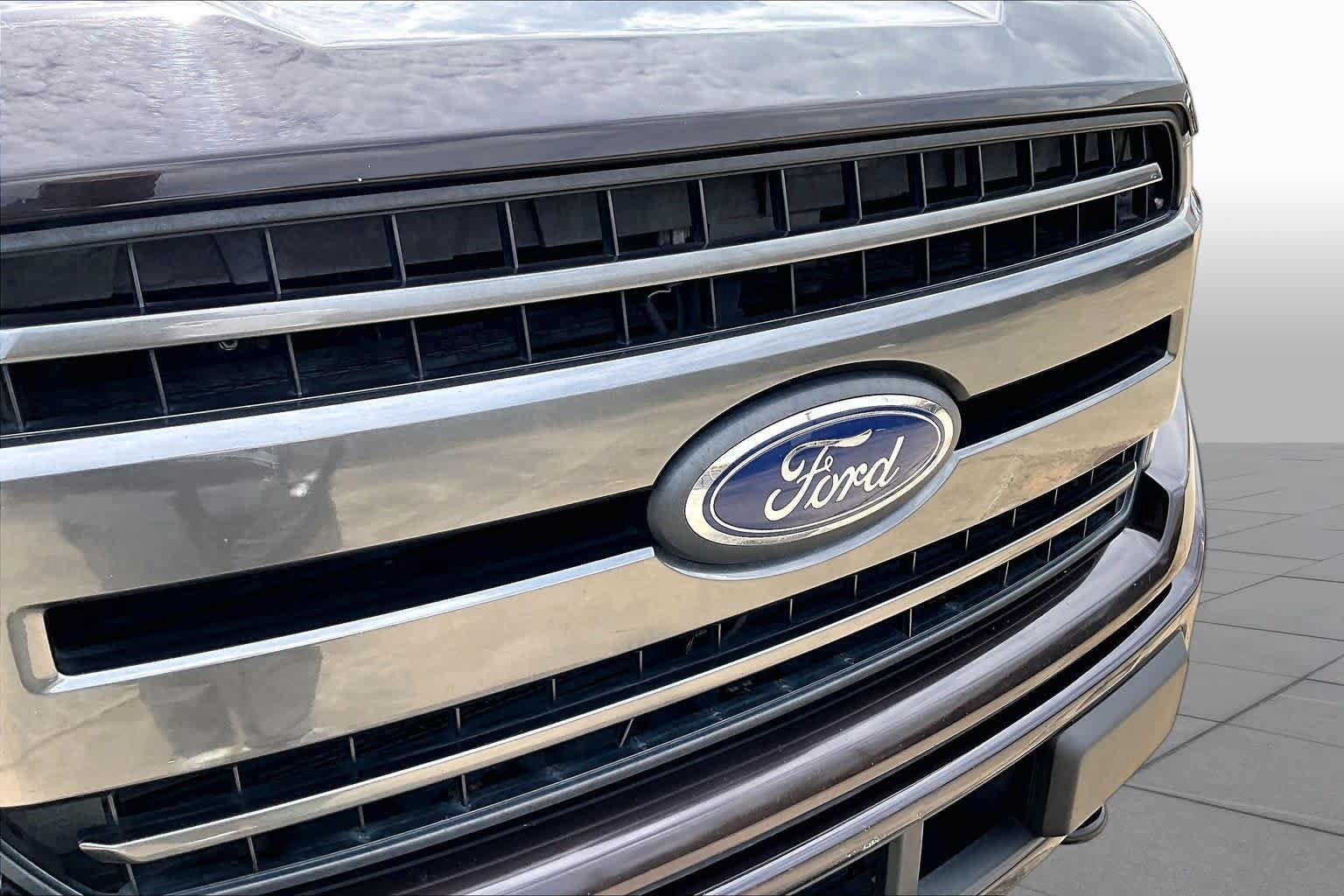 Used 2018 Ford F150 XLT w/ Equipment Group 302A Luxury AWD/4WD image 30