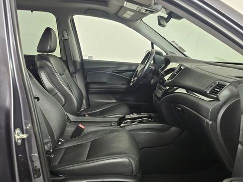 Used 2021 Honda Pilot Touring image 11