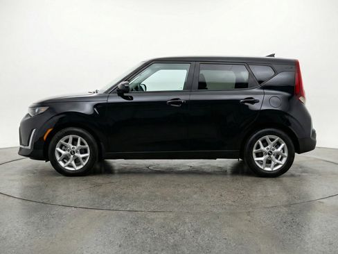 Used 2025 Kia Soul LX w/ LX Technology Package FWD image 5