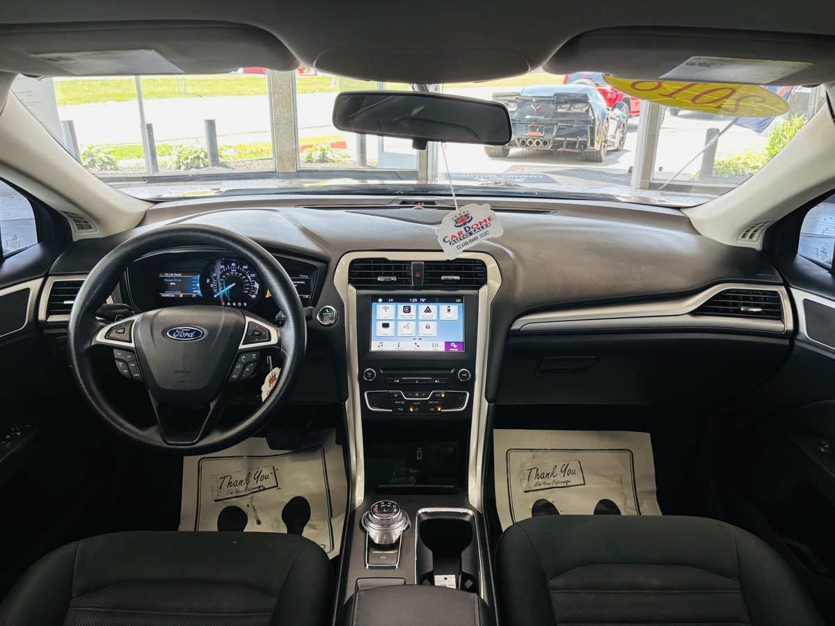 Used 2018 Ford Fusion SE w/ Fusion SE Technology Package FWD image 39