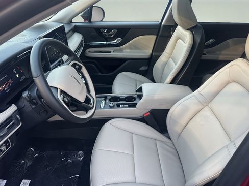 New 2026 Lincoln Corsair Premiere image 9