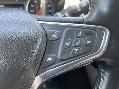 Used 2019 Chevrolet Equinox LT w/ Driver Convenience Package FWD image 20