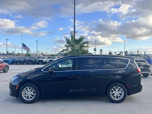 New 2026 Chrysler Voyager LX image 4