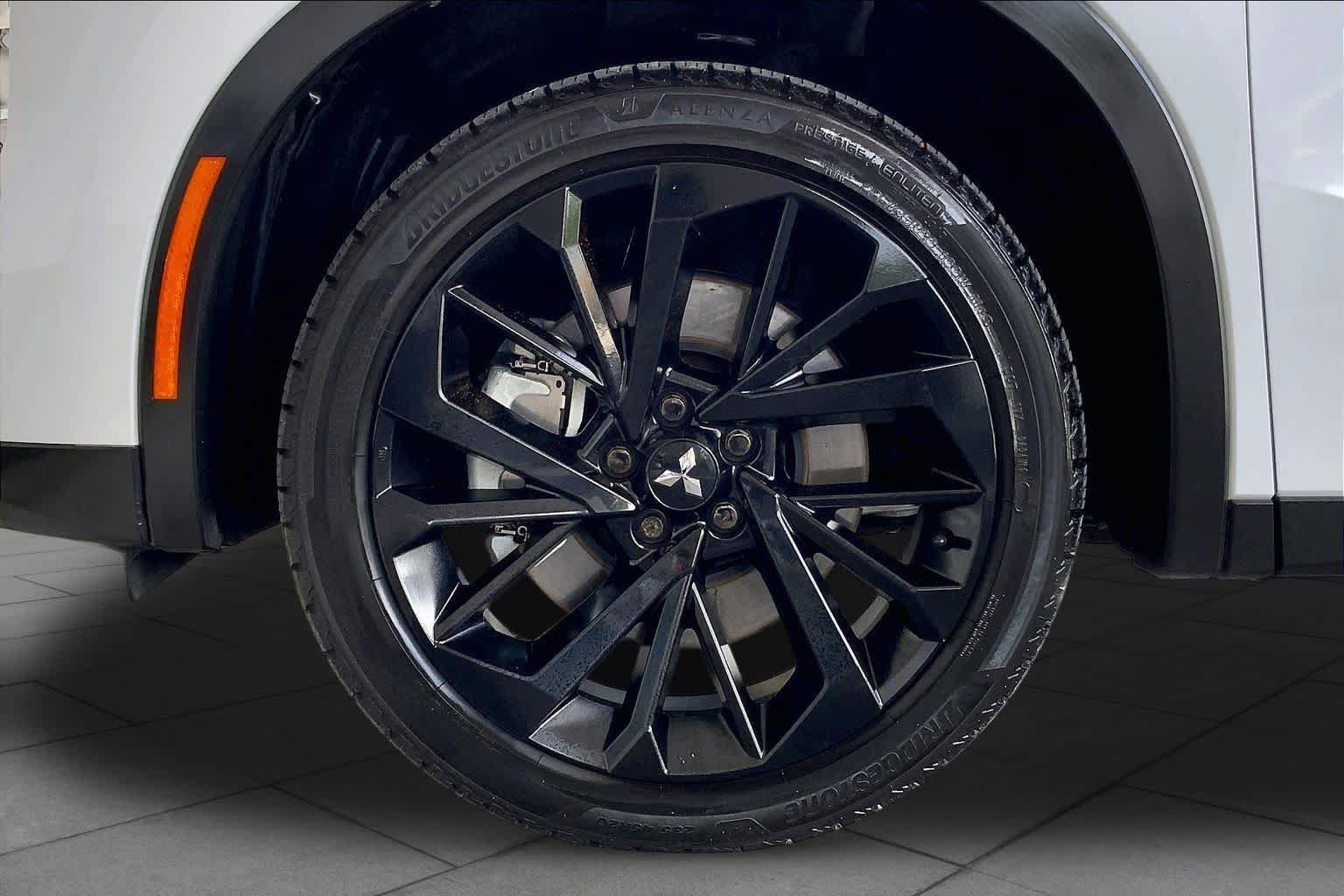 Used 2023 Mitsubishi Outlander SE Black Edition AWD/4WD image 11