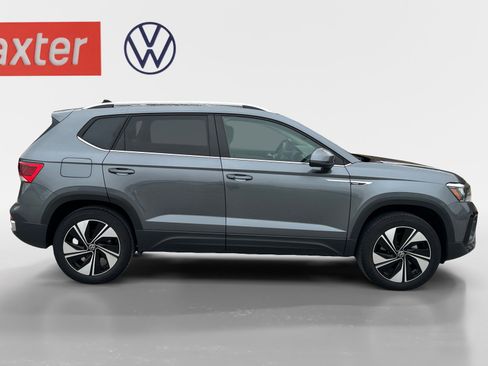 Used 2024 Volkswagen Taos SE image 15