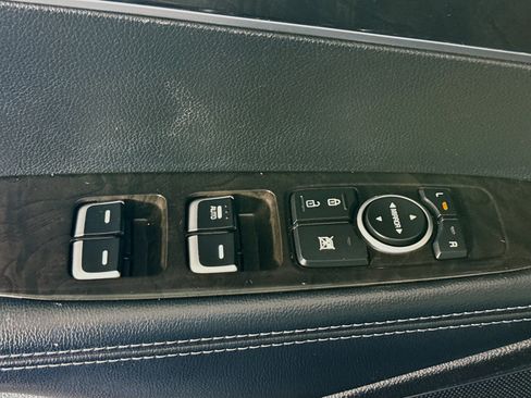 Used 2018 Kia Sorento FWD image 23