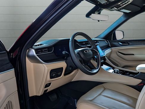 Used 2023 Jeep Grand Cherokee L Limited w/ Luxury Tech Group II image 33