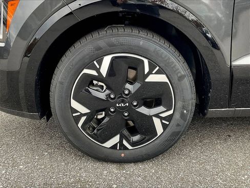 New 2025 Kia Niro Wind image 8