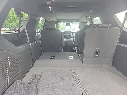 Used 2023 Chevrolet Suburban High Country AWD/4WD image 36