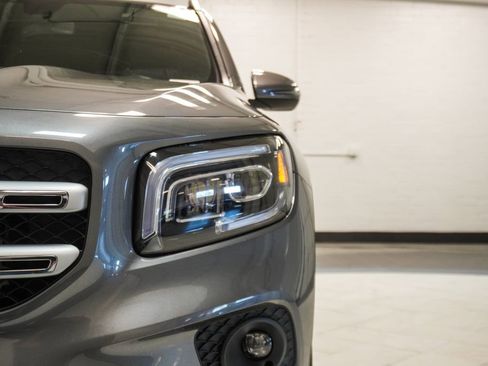 Used 2022 Mercedes-Benz GLB 250 4MATIC w/ Premium Package Lite image 41