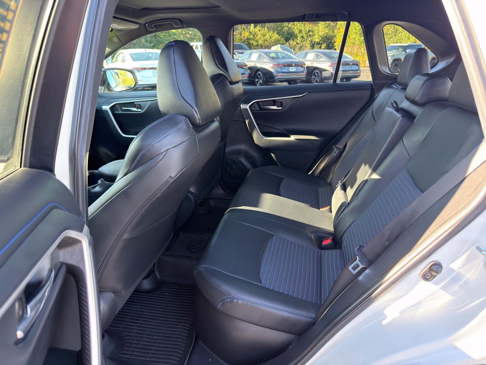 Used 2022 Toyota RAV4 XSE w/ XSE Grade Weather Package AWD/4WD image 25