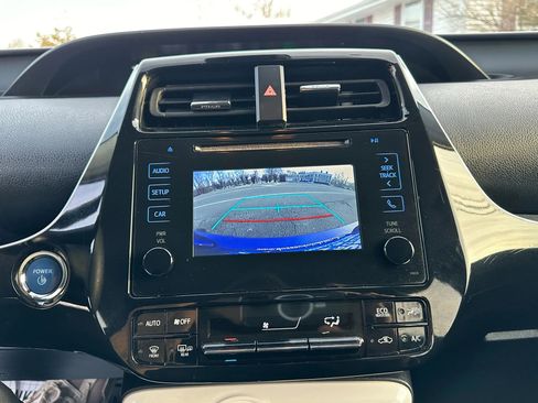 Used 2018 Toyota Prius Two image 23