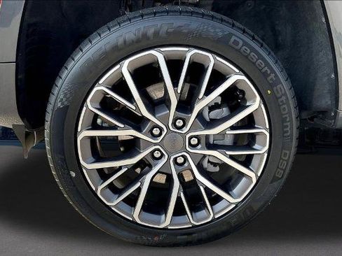 Used 2024 Jeep Grand Cherokee L Summit AWD/4WD image 35