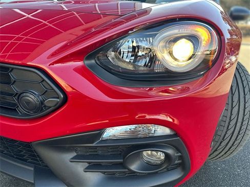 Used 2020 FIAT 124 Spider Abarth w/ Convenience Group image 9