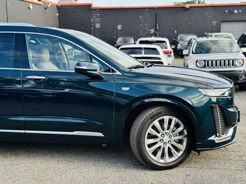 Used 2025 Cadillac XT6 Premium Luxury w/ Platinum Package AWD/4WD image 3