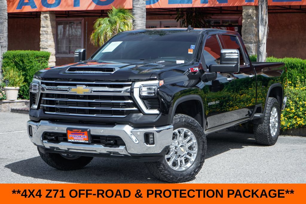 Used 2024 Chevrolet Silverado 2500 LTZ w/ LTZ Premium Package AWD/4WD image 4