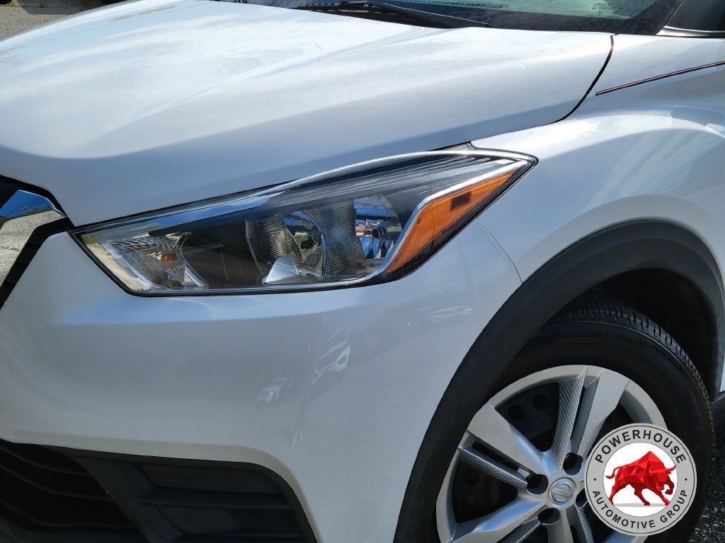 Used 2020 Nissan Kicks S FWD image 11