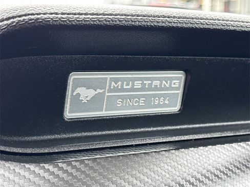 Used 2017 Ford Mustang V6 image 26