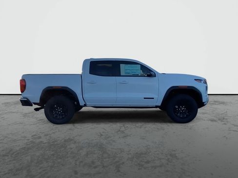 New 2026 GMC Canyon Elevation w/ LPO, Black Badging Package RWD image 9