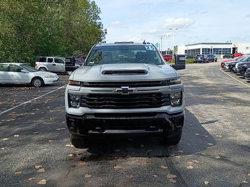 Used 2025 Chevrolet Silverado 2500 Custom w/ Custom Value Package AWD/4WD image 8