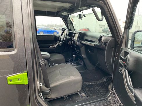 Used 2017 Jeep Wrangler Unlimited Sport image 12