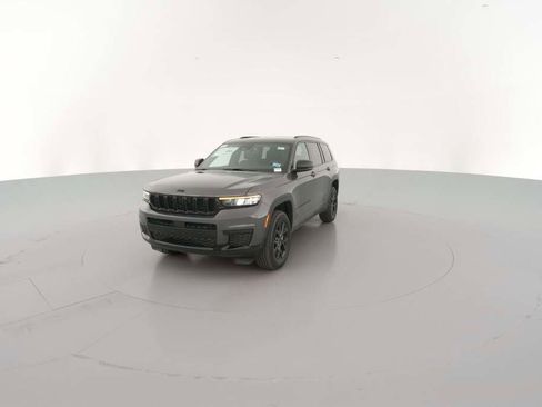 New 2025 Jeep Grand Cherokee L Laredo image 3