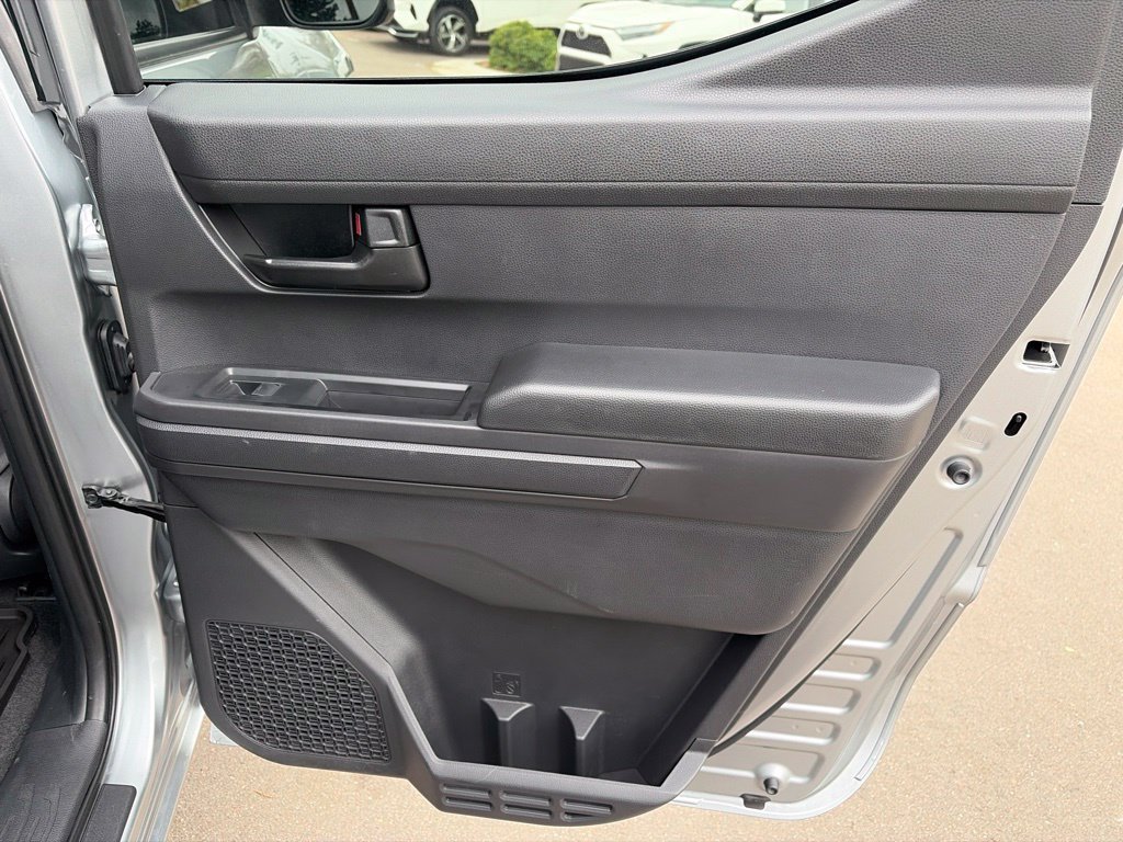 Used 2025 Toyota Tacoma SR5 AWD/4WD image 15