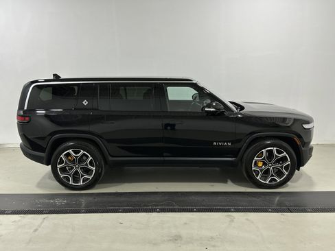 Used 2024 Rivian R1S Adventure AWD/4WD image 6
