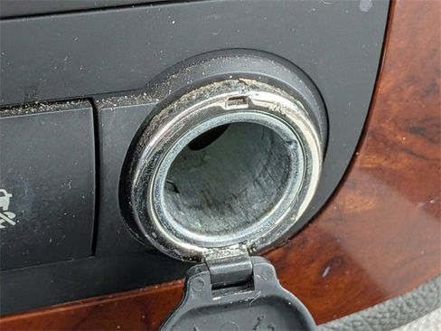 Used 2010 Chevrolet Avalanche LT image 20