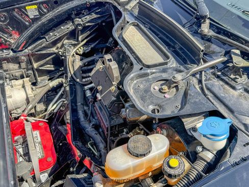 Used 2005 Ford GT RWD image 25