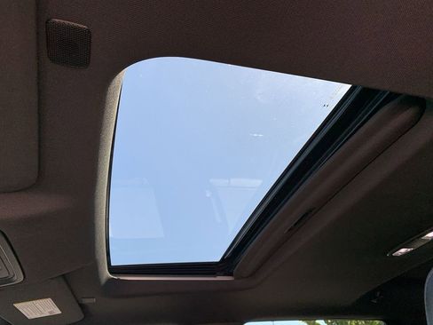 Used 2021 Chevrolet Silverado 1500 High Country w/ Technology Package image 32