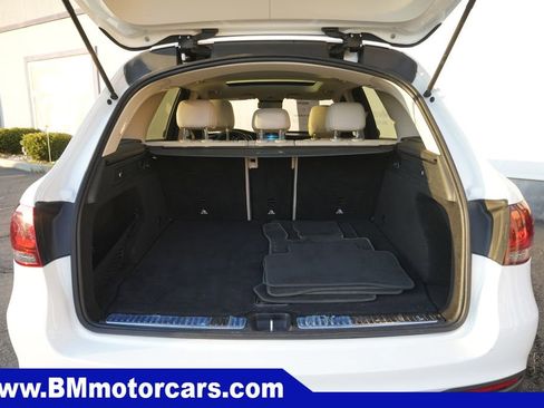 Used 2022 Mercedes-Benz GLC 300 4MATIC w/ Premium Package Lite image 15