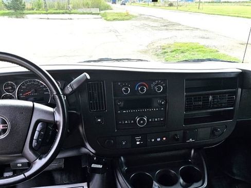Used 2023 Chevrolet Express 3500 w/ Power Convenience Package RWD image 15