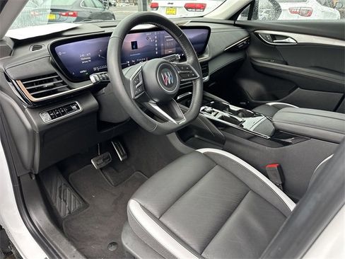 Used 2025 Buick Envision Sport Touring image 9