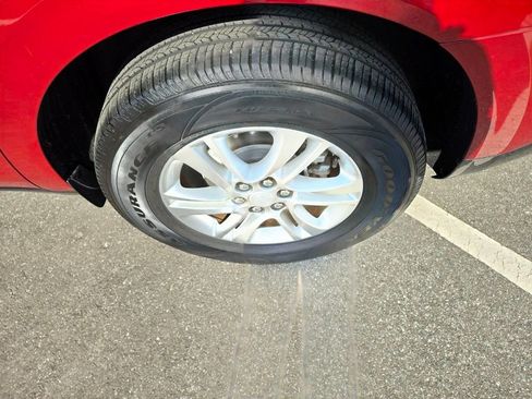 Used 2019 Buick Enclave Essence image 13