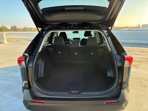 Used 2025 Toyota RAV4 LE image 30