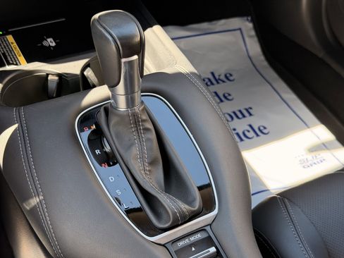 Used 2024 Honda HR-V EX-L image 18
