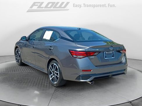 Used 2025 Nissan Sentra SR FWD image 5